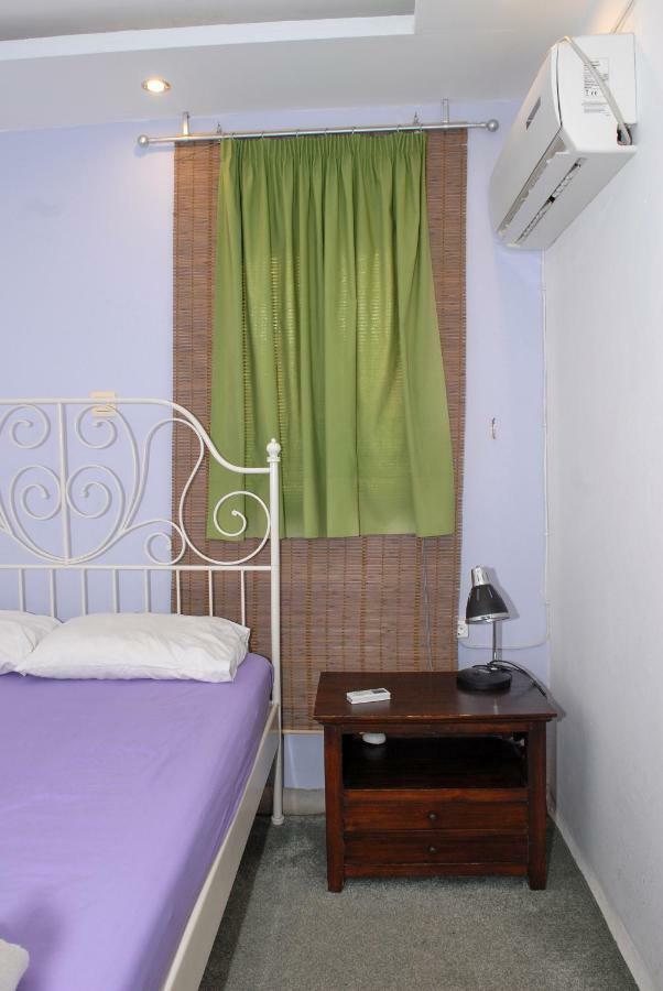 Chameleon Youth Hostel Atenas Exterior foto